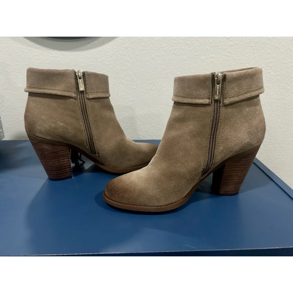 Jessica Simpson Taupe Tan Callaghan Sz 9 Fringe Ankle Block Heel Boots Zip LkNw - Picture 2 of 6